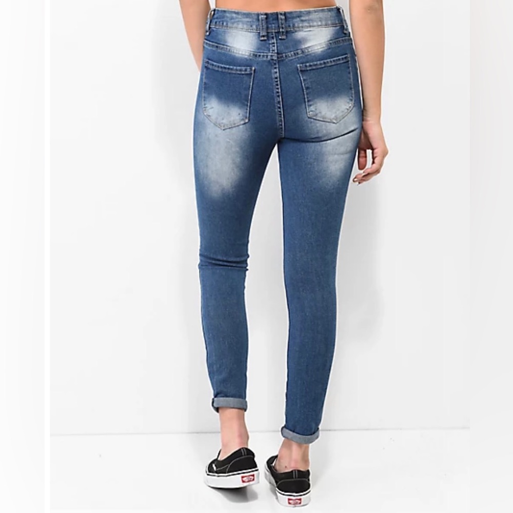 NWT High Rise Thrill Jeans - Picture 2 of 7